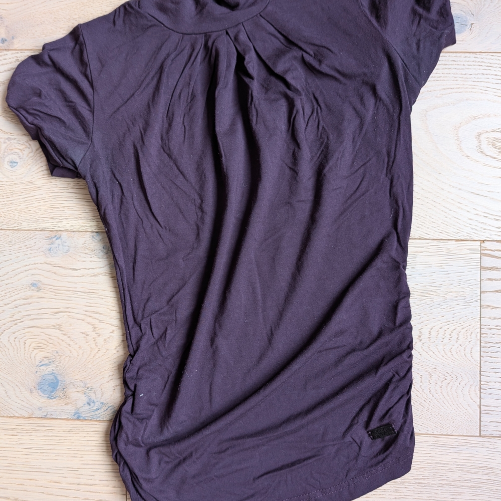 Chic Women's Short Sleeve Top in Deep Purple